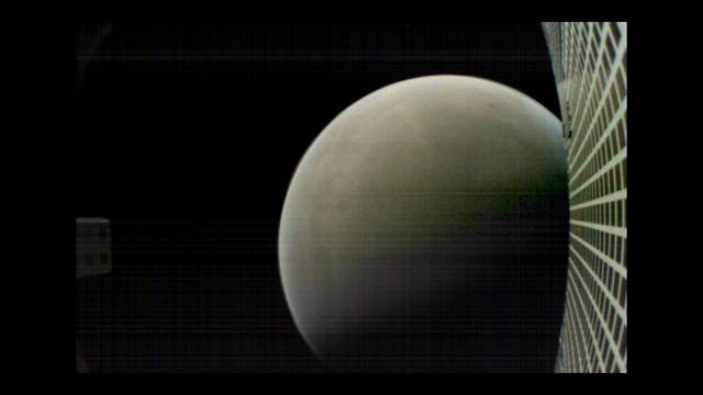Mars kurz nach der Landung von Insight (Aufnahme eines MarCO-Kleinsatelliten)