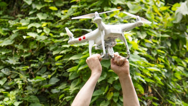 Drohne bein Feldversuch in Grenada