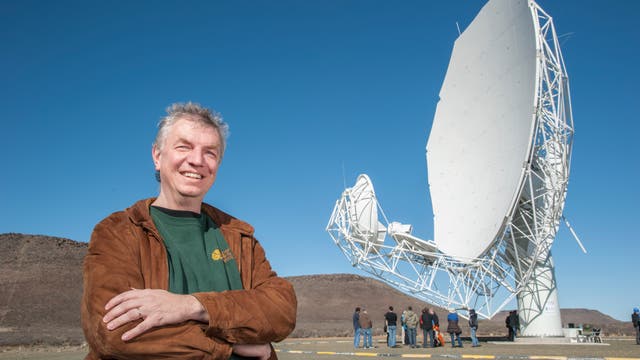 Matthias Steinmetz ist Direktor am Leibniz-Institut für Astrophysik Potsdam (AIP). Bis zum turnusmäßigen Wechsel im September 2017 war er Präsident der Astronomischen Gesellschaft (AG) und Vorsitzender des Rats deutscher Sternwarten (RDS).