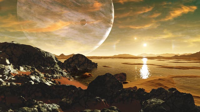 Gasplanet bedeckt einen Teil des Himmels über einem seiner Monde