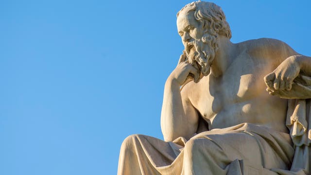 Sokrates Statue vor der Universität von Athen