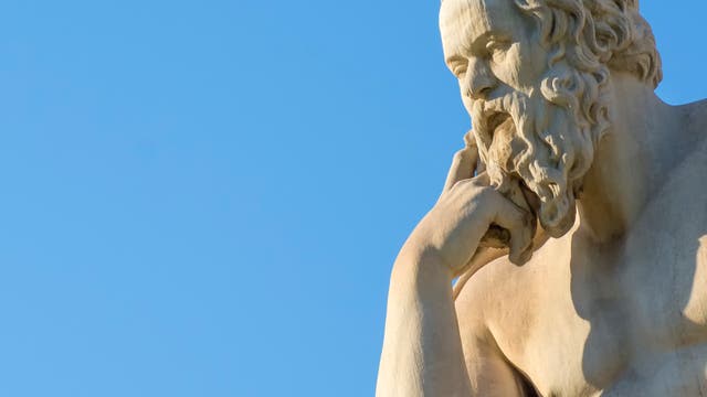 Sokrates Statue vor der Universität von Athen