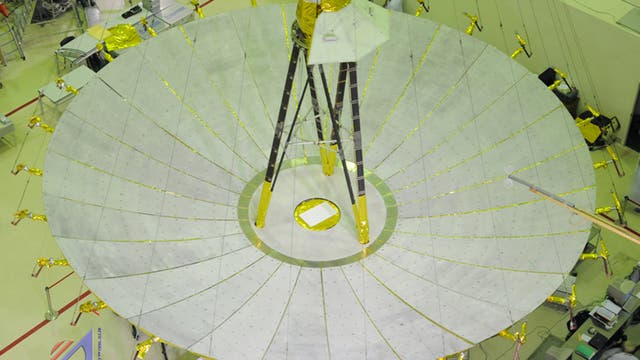 Wie ein Regenschirm zusammengefaltet war für den Start die Zehn-Meter-Parabolantenne des russischen Radioastronomie Spektr-R. Er wurde am 18. Juli 2011 gestartet, die Antenne wurde rund eine Woche danach aufgeklappt.