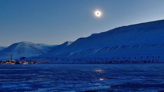 Sonnenfinsternis in der Arktis im Jahr 2015