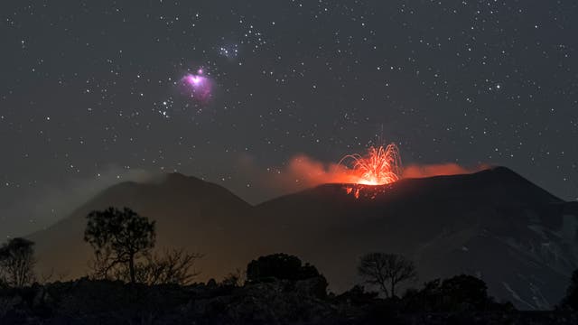 Orionnebel und Vulkan Ätna