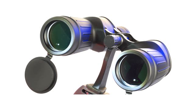 Fernglas auf einem Stativ