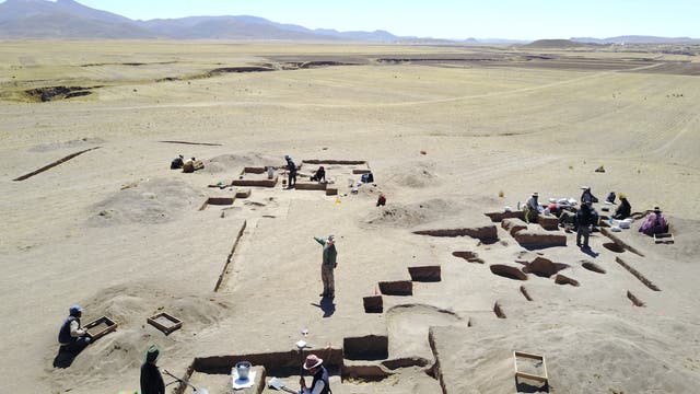 Archäologen der University of Wyoming arbeiten an der Fundstätte Wilamaya Patjxa in Peru.