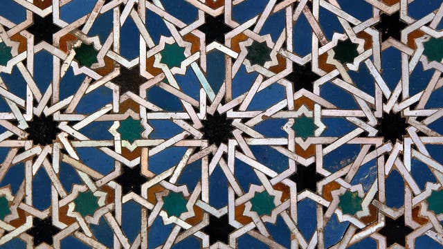 Arabische Fliesen erinnern mit ihrer Symmetrie an Quasikristalle