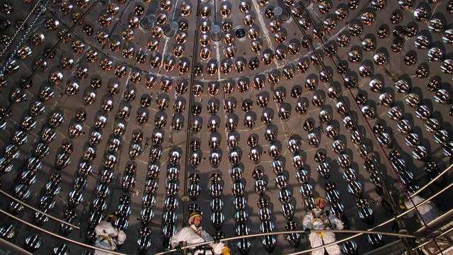 Im Inneren eines Neutrino-Detektors