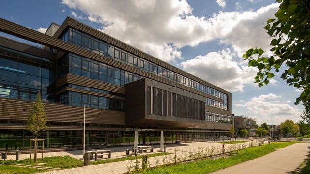 Das Institutsgebäude des Max-Planck-Instituts für Physik In Garching