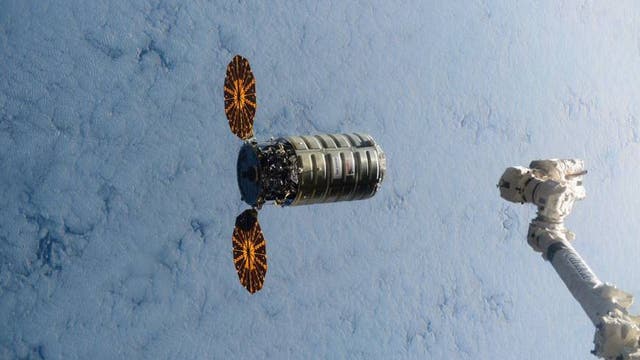 Cygnus an der ISS