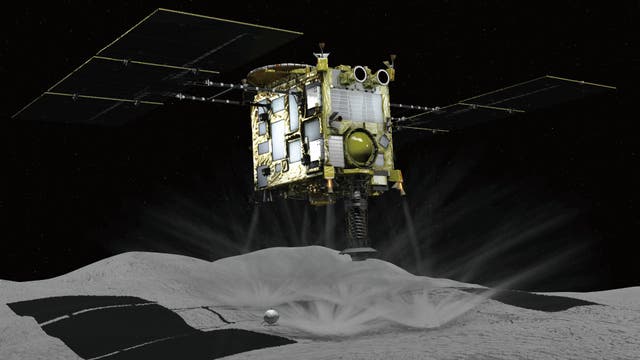 Raumsonde Hayabusa2 über der Oberfläche von Ryugu (Illustration)