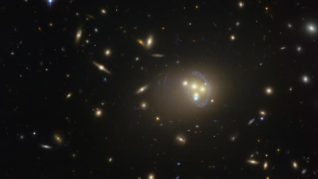 Galaxienhaufen Abell 3827