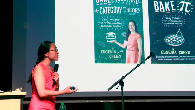 Eugenia Cheng bei einem Vortrag