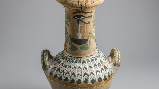 Ägyptische Amphora aus dem Grab des Cha und seiner Frau Merit in Deir el-Medina. Heute befindet sich der Fund im Ägyptischen Museum von Turin. 