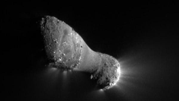 Der Kern des Kometen Hartley-2 (Aufnahme von Deep Impact)