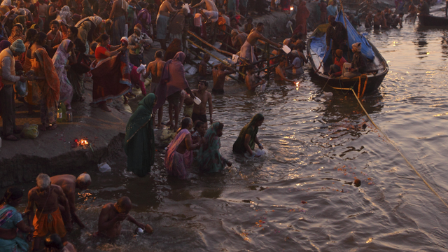 Waschungen im Ganges