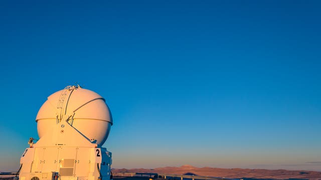 eines der vier Hilfsteleskope des Very Large Telescope (VLT)