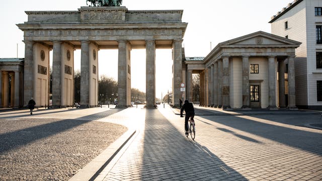 Leeres Brandenburger Tor während der Corona-Krise