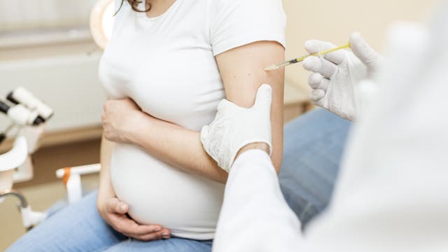 Schwangere bei der Impfung