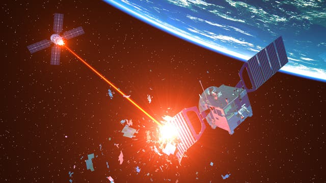 Raumflugkörper attackiert Satelliten mittels Laserstrahl.