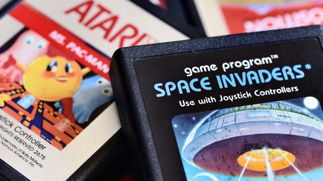 Atari-Spiele, darunter das legendäre »Space Invaders« 