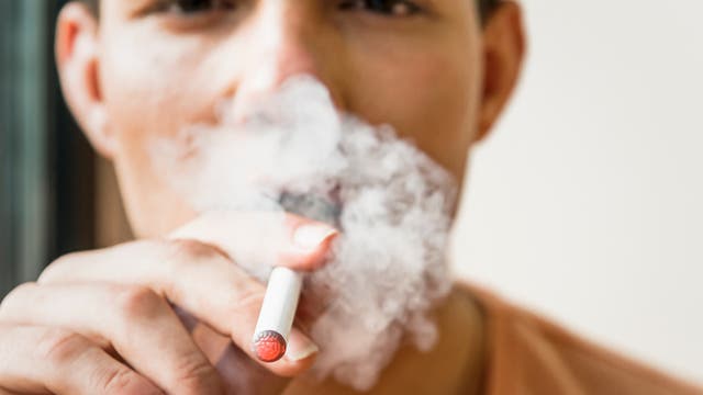 Erleichtern E-Zigaretten den Einstieg in die Nikotinsucht?