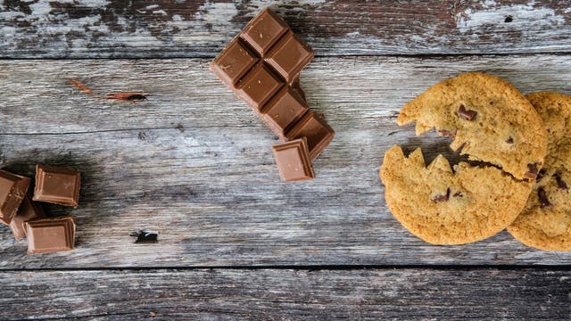 Böser Cookie-Piranha jagt süße Schokostückchen