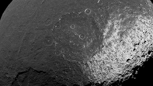 Der Saturnmond Iapetus