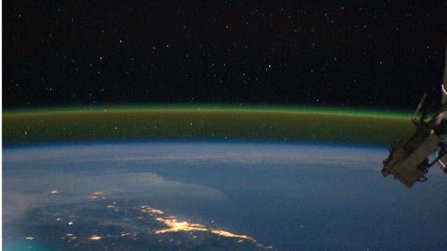 Airglow der Erde, aufgenommen von der Internationalen Raumstation ISS aus