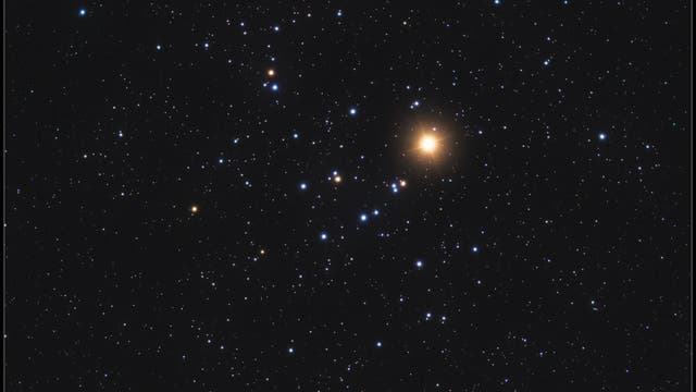 Der offene Sternhaufen M 44 mit dem Planeten Mars