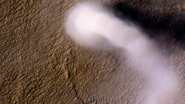 Riesiger Staubteufel auf dem Mars