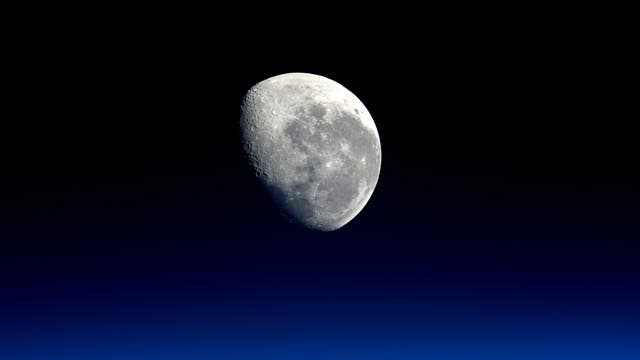 Bislang hat keine Raumsonde jemals direkt die Pole des Mondes und das dort gespeicherte Eis erforscht.