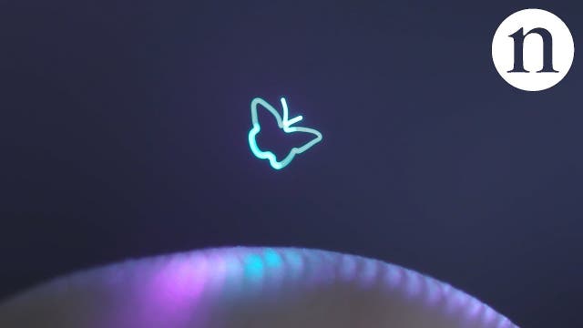 Pictures in the air: 3D printing with light