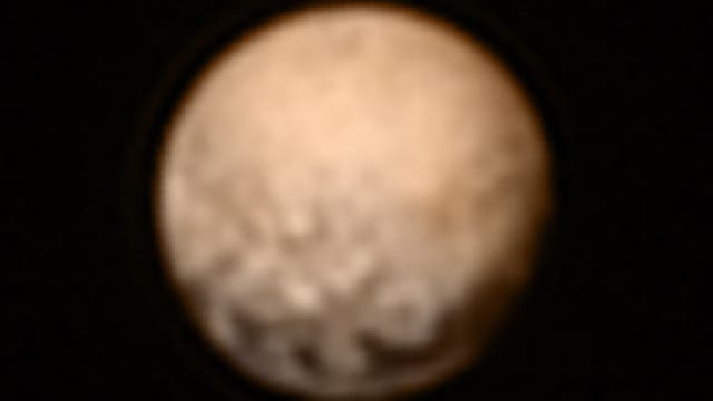 Pluto in Farbe