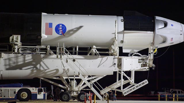 Falcon-9-Rakete mit Crew-Dragon-Kapsel