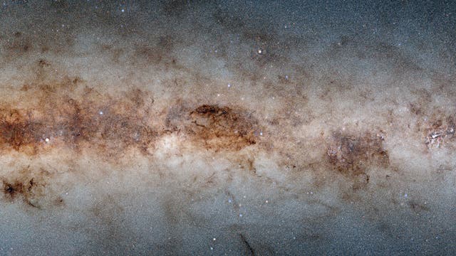 Das Panorama der Milchstraße entstand aus Aufnahmen der Dark Energy Camera am Cerro Tololo Inter-American Observatory in Chile. 