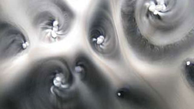 Spiralwirbel in Wasserschale