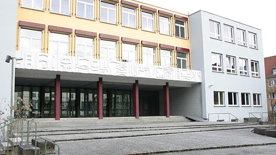 Eingang des Friedrich-Koenig-Gymnasiums