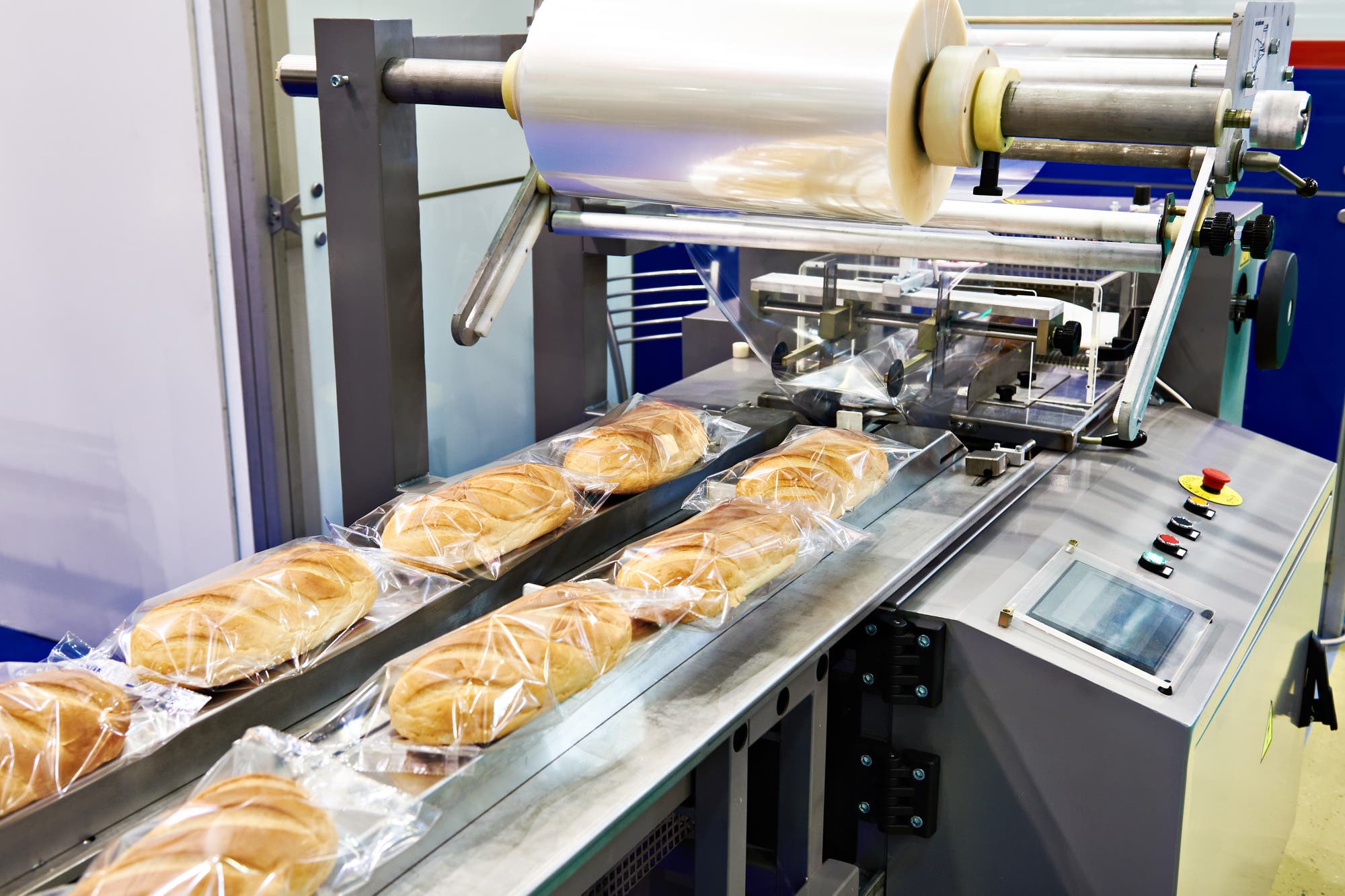 Die Deutschen essen inzwischen bis zu 70 Prozent Industriebrot, hergestellt in Backfabriken. Laut NOVA-Klassifizierung zählt solch Fabrikbrot zu den ultraverarbeiteten Lebensmitteln.