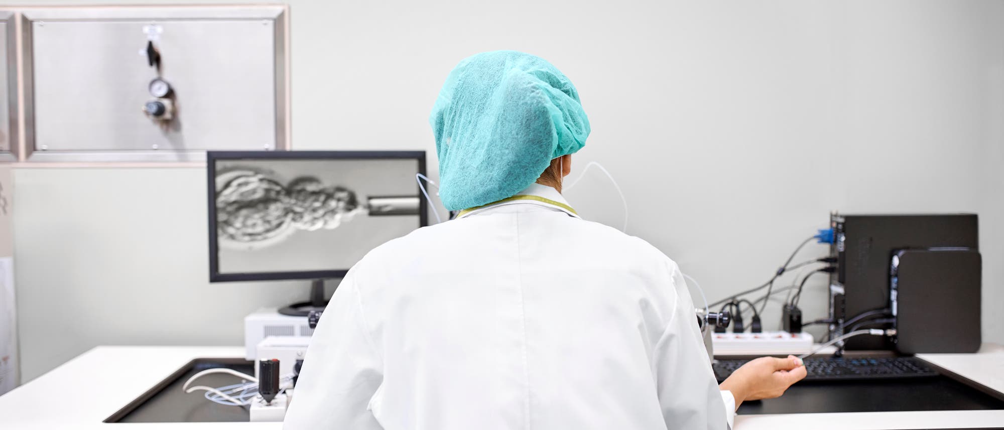 Die neue Richtlinie in China umfasst auch Verstöße durch unabhängige Vertragspartner, etwa solche, die akademische Arbeiten verkaufen, Daten fabrizieren und Artikel im Namen von Forschern schreiben. Die neue Richtlinie in China umfasst auch Verstöße durch unabhängige Vertragspartner, etwa solche, die akademische Arbeiten verkaufen, Daten fabrizieren und Artikel im Namen von Forschern schreiben.