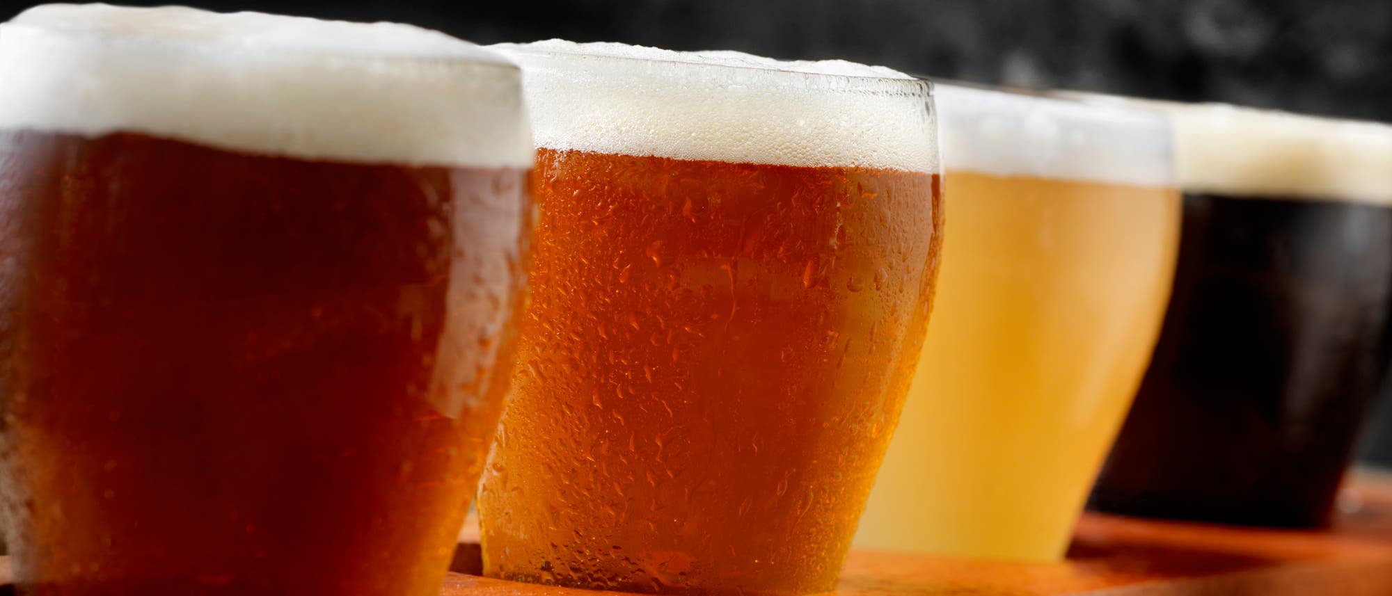 Verschiedene Sorten Bier in Gläsern. Verschiedene Sorten Bier in Gläsern.