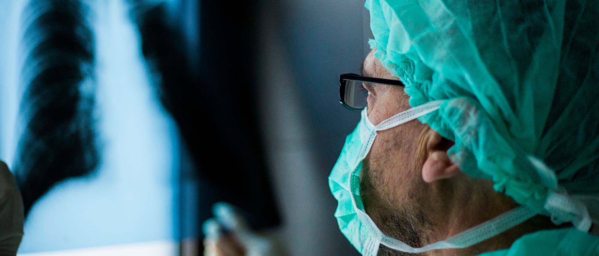 Auch bei jüngeren Covid-19-Patienten dauert es manchmal viele Monate, bis Lunge und Atemmuskulatur wieder voll leistungsfähig sind. Auch bei jüngeren Covid-19-Patienten dauert es manchmal viele Monate, bis Lunge und Atemmuskulatur wieder voll leistungsfähig sind.