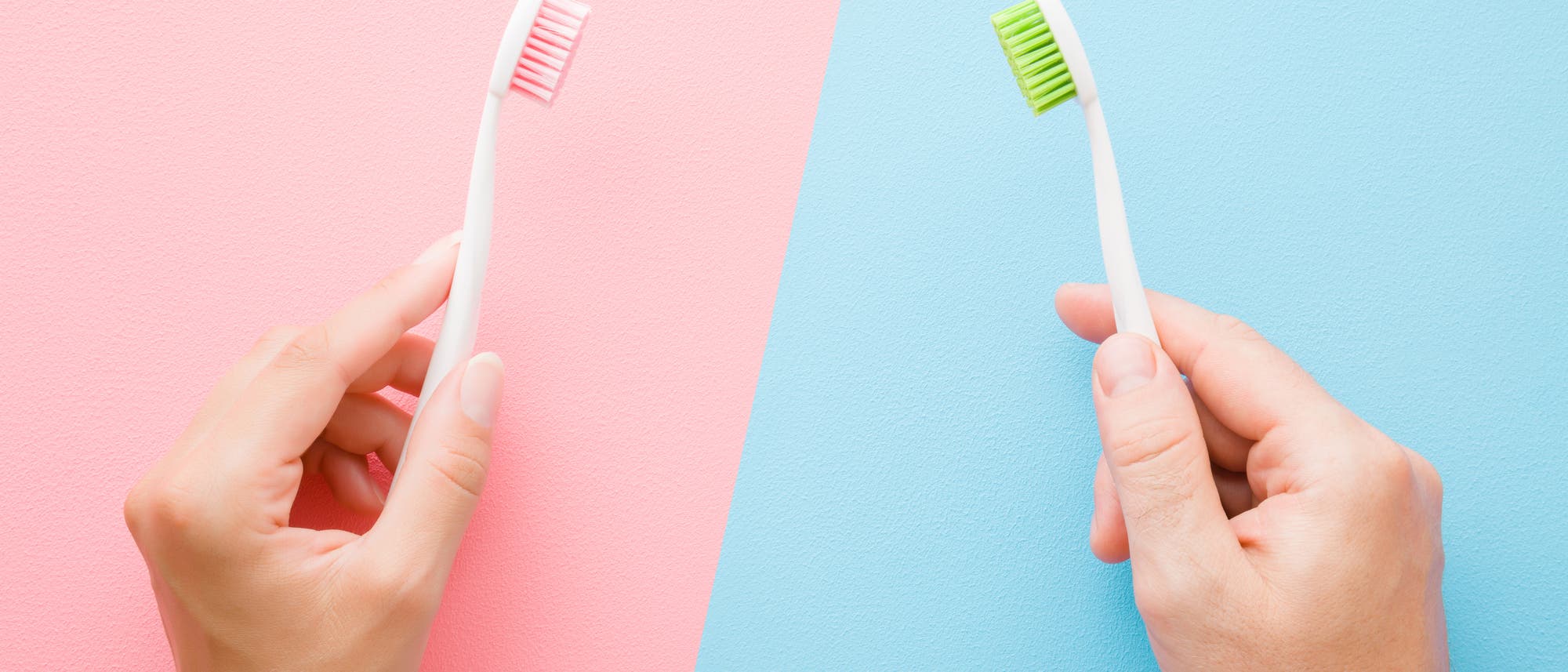 Den Mund und die Zähne zu pflegen sollte zur täglichen Hygiene gehören. Den Mund und die Zähne zu pflegen sollte zur täglichen Hygiene gehören.