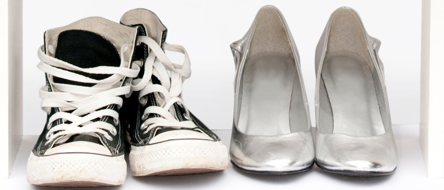 Schuhe im Regal Schuhe im Regal