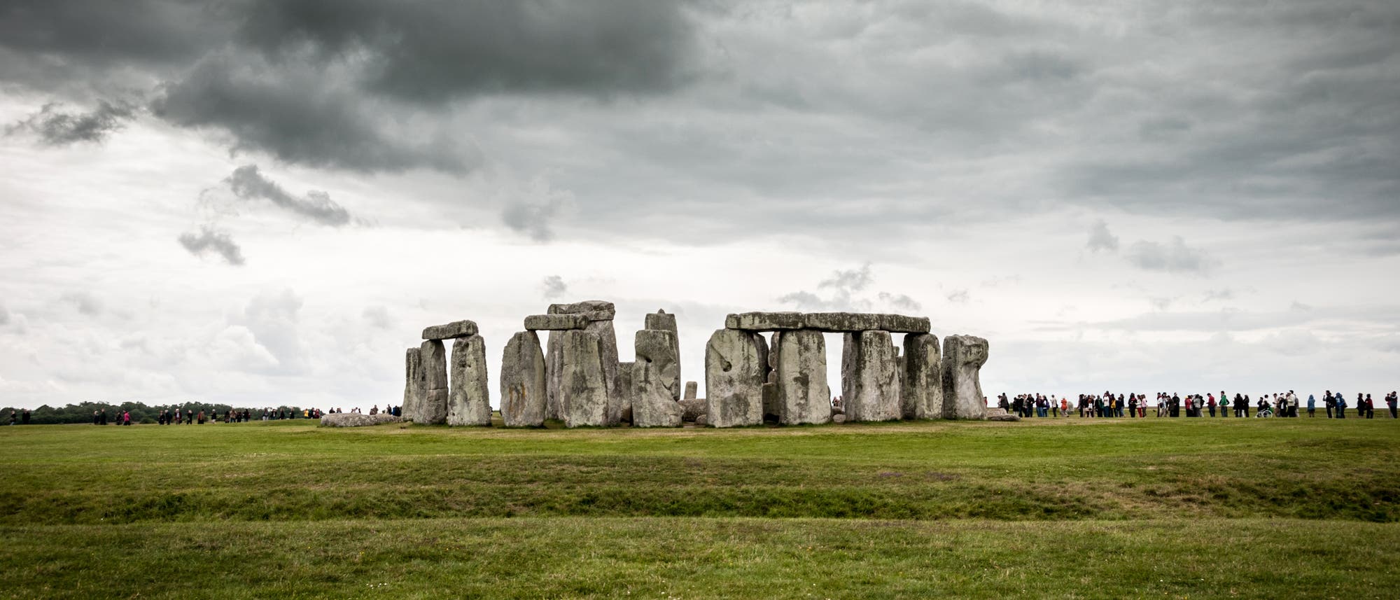 Stonehenge mit Besuchermassen im Jahr 2013 Stonehenge mit Besuchermassen im Jahr 2013