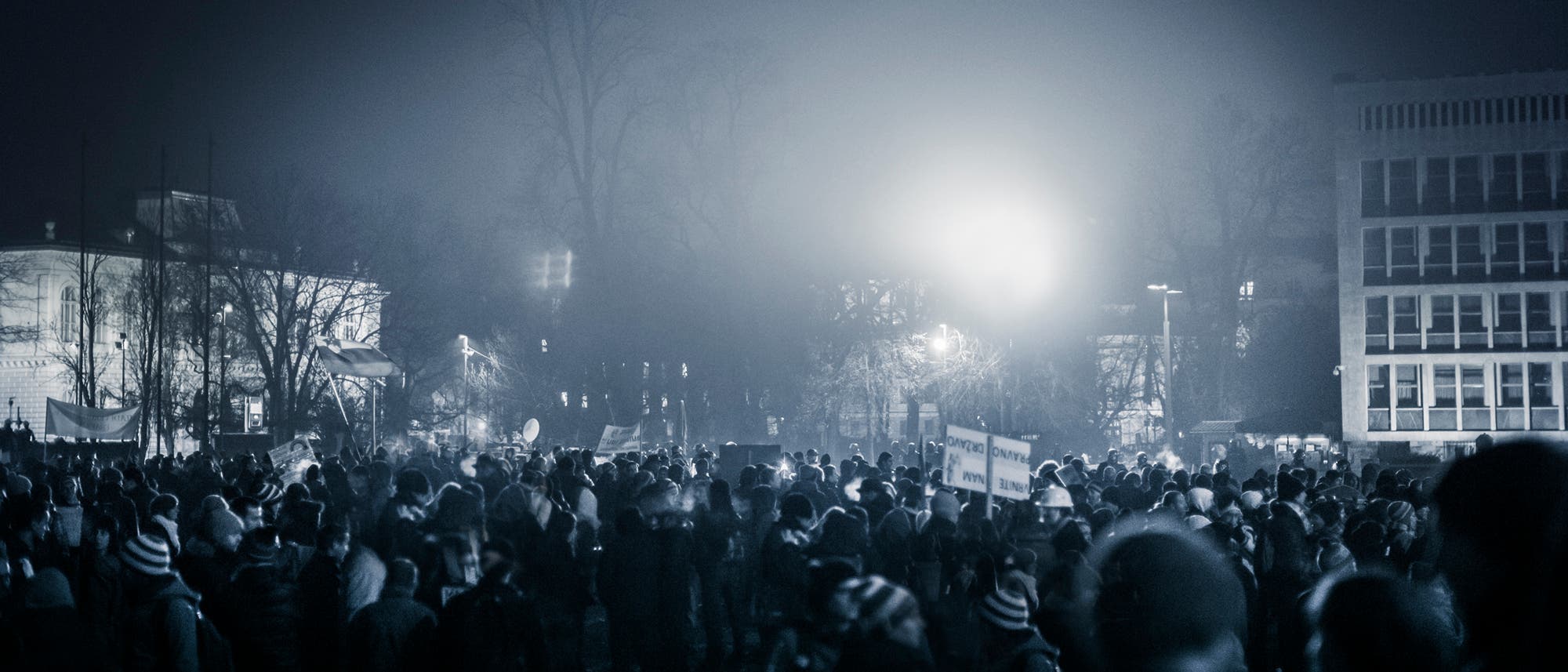 Menschen bei einer Demonstration Menschen bei einer Demonstration