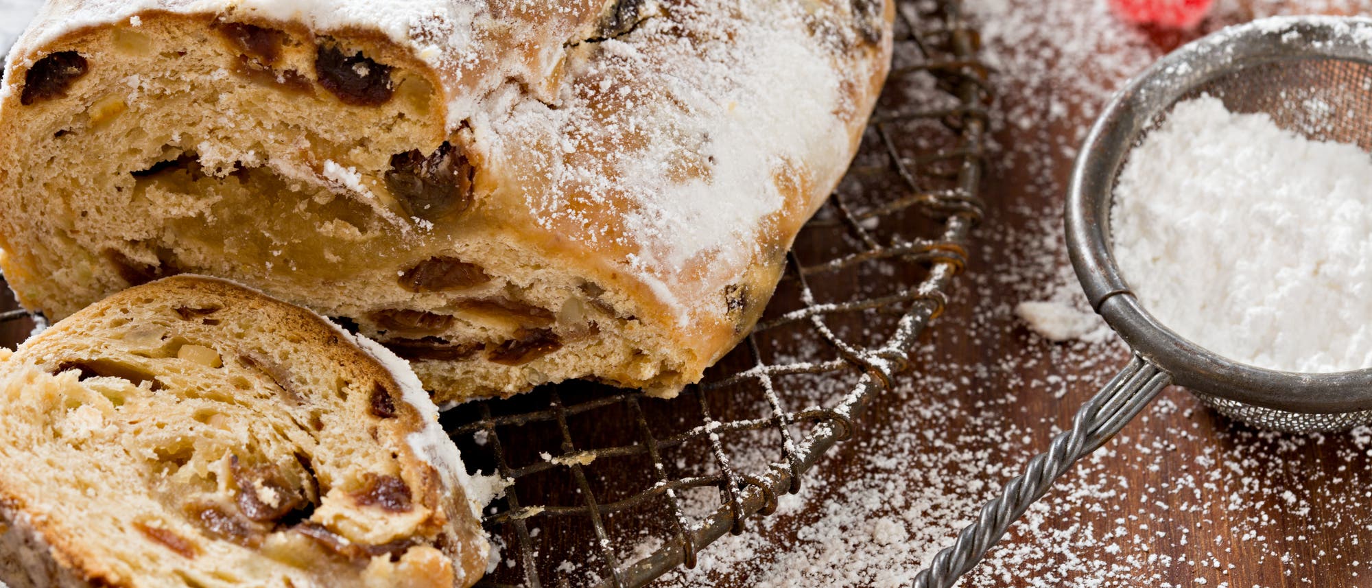 Backen eines Christstollens Backen eines Christstollens
