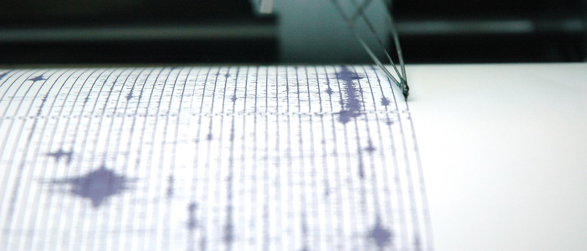 Nahaufnahme eines Seismografen. Nahaufnahme eines Seismografen.