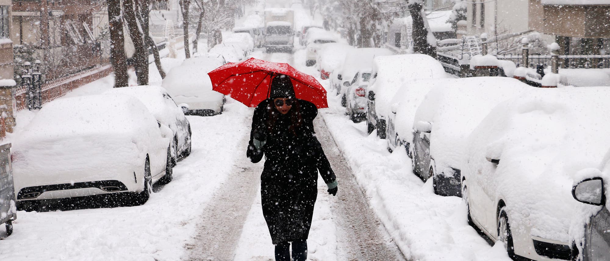 Im Norden Deutschlands könnte die Kaltluft schon zu Heiligabend 2021 einsickern und erste Schneefälle oder sogar Eisregen auslösen. Im Norden Deutschlands könnte die Kaltluft schon zu Heiligabend 2021 einsickern und erste Schneefälle oder sogar Eisregen auslösen.